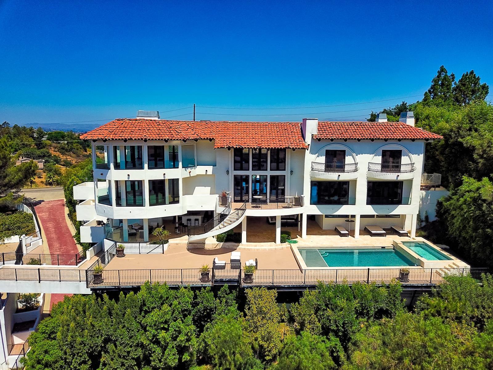 CS's Huge Med Mansion — photo 1