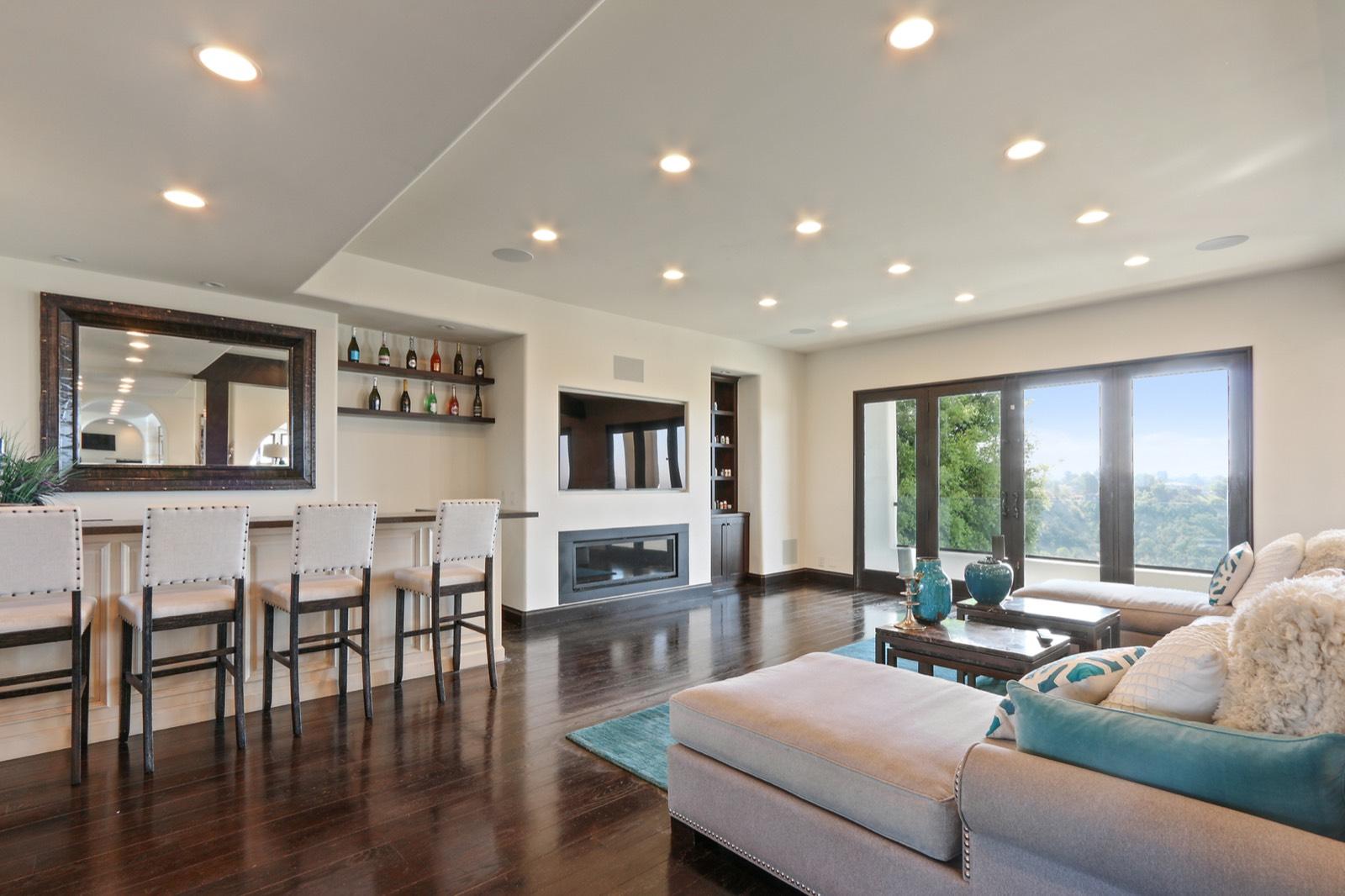CS's Huge Med Mansion — photo 10