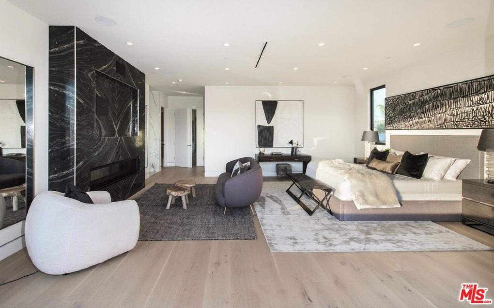 CS's Modern Bright Retreat — photo 1