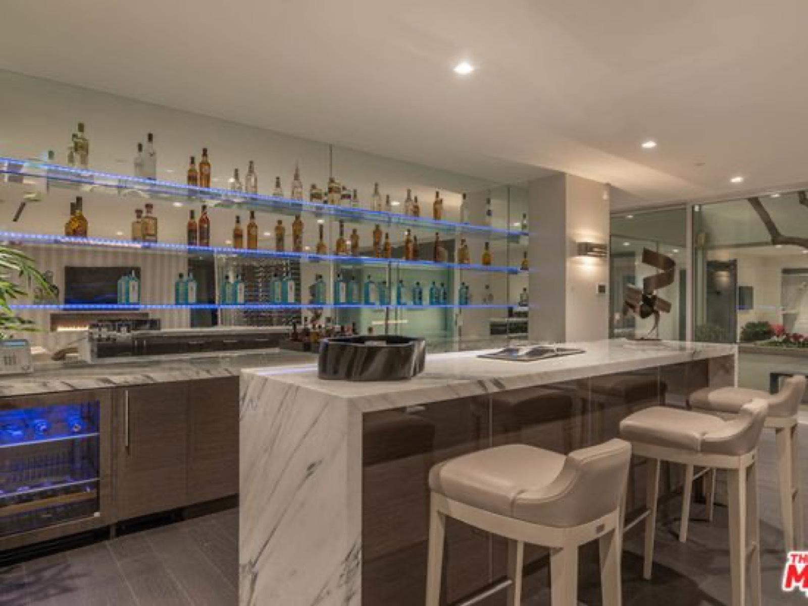 CS's Modern Tech Mansion — photo 2