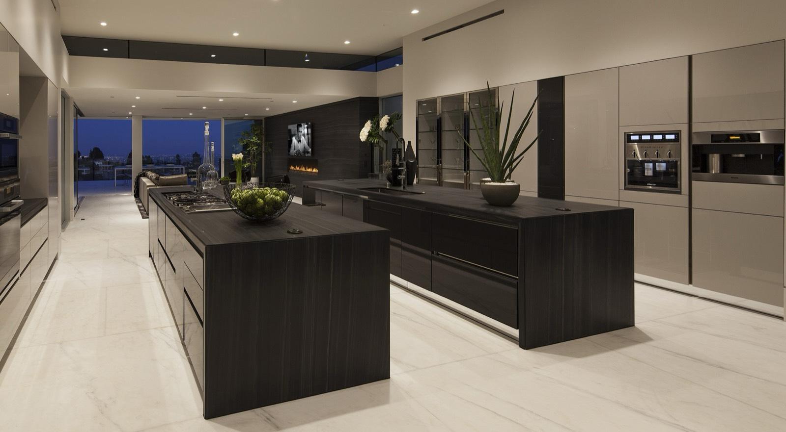 CS's Modern Tech Mansion — photo 5
