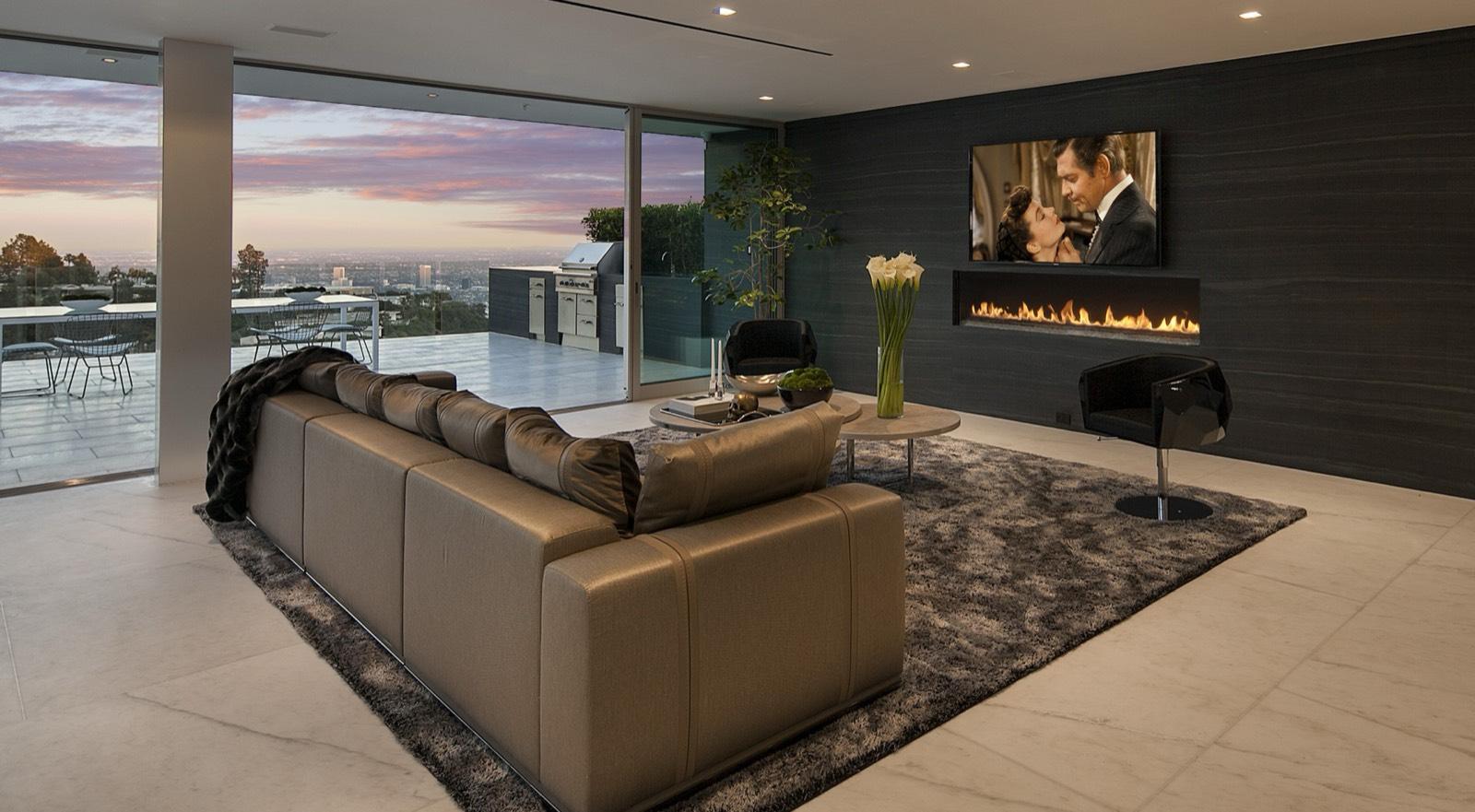 CS's Modern Tech Mansion — photo 6