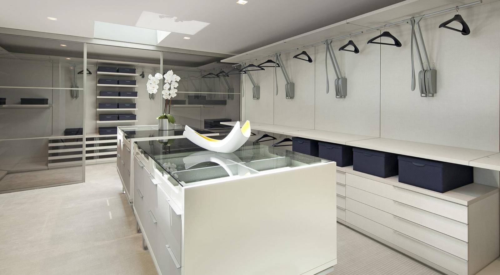 CS's Modern Tech Mansion — photo 9
