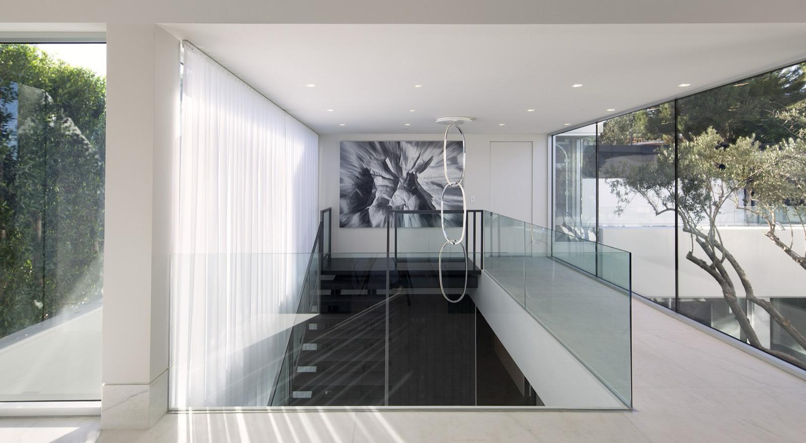 CS's Modern Tech Mansion — photo 10