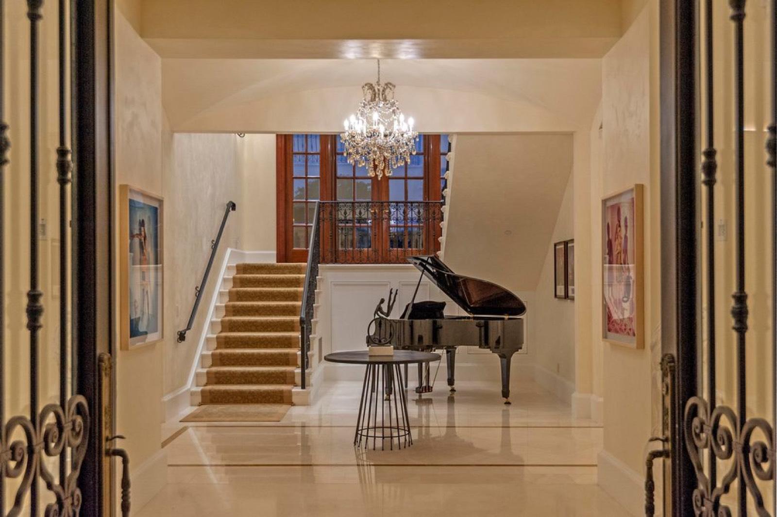 CS's Summit Mansion — photo 12