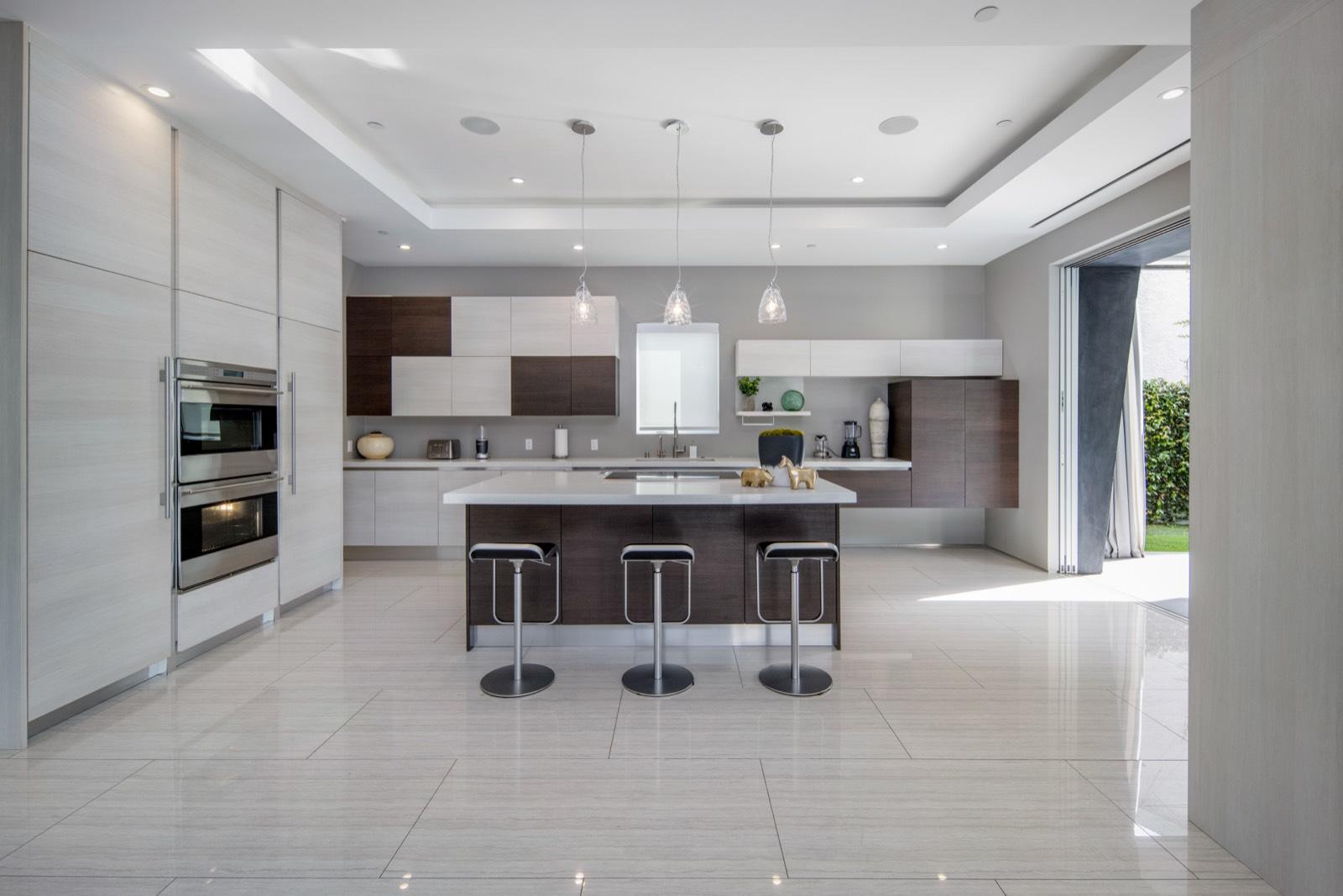 CS's White and Grey Modern — photo 4