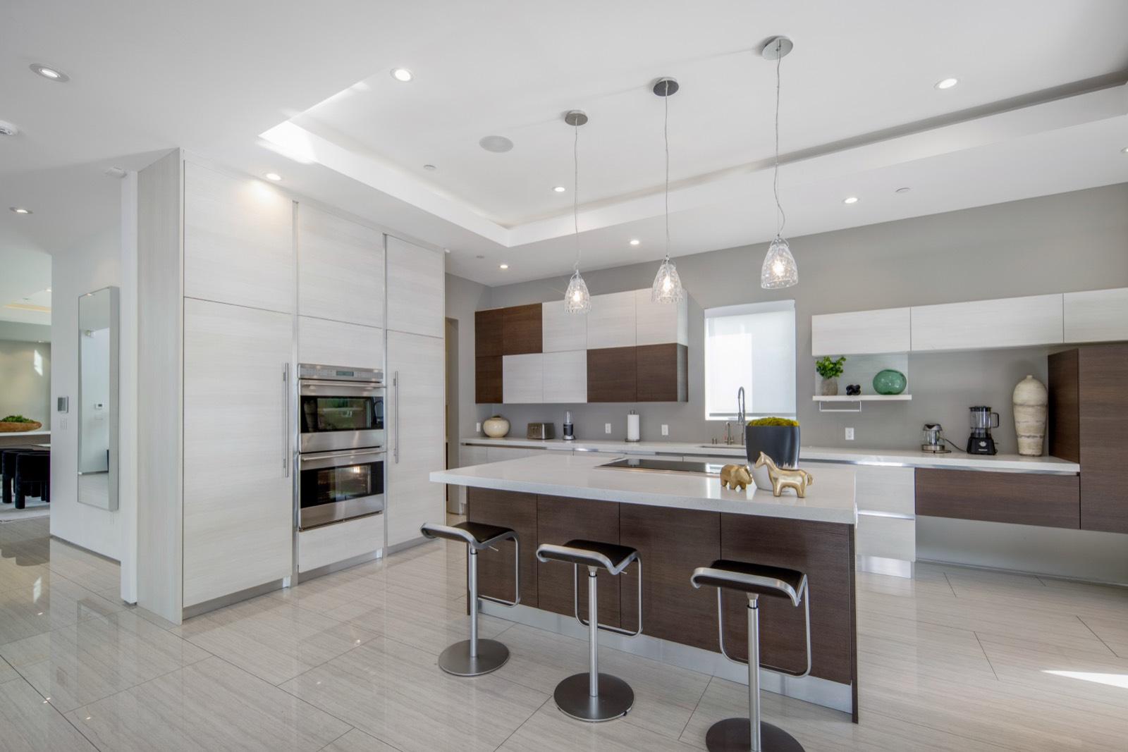 CS's White and Grey Modern — photo 5