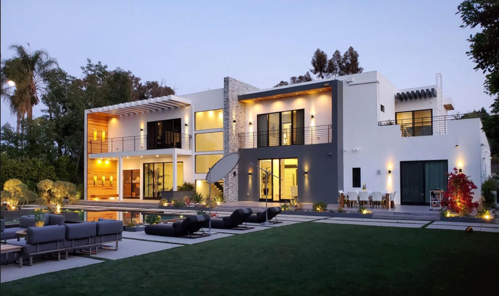 CT Tarzana House — photo 1