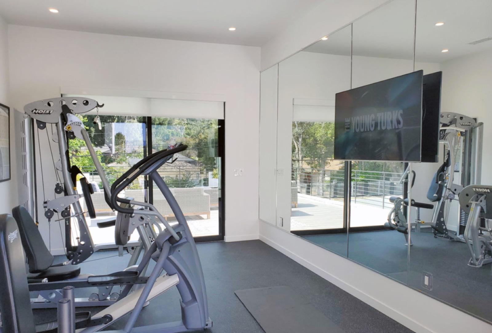 CT Tarzana House — photo 11
