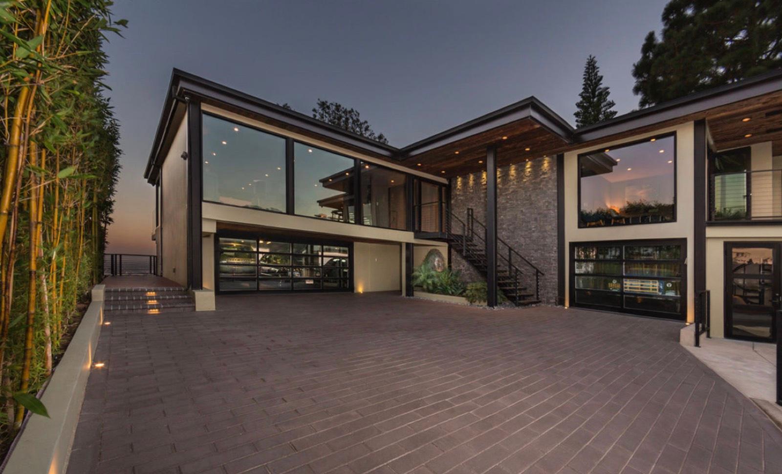CT's Hollywood Hills Panoramic View — photo 1