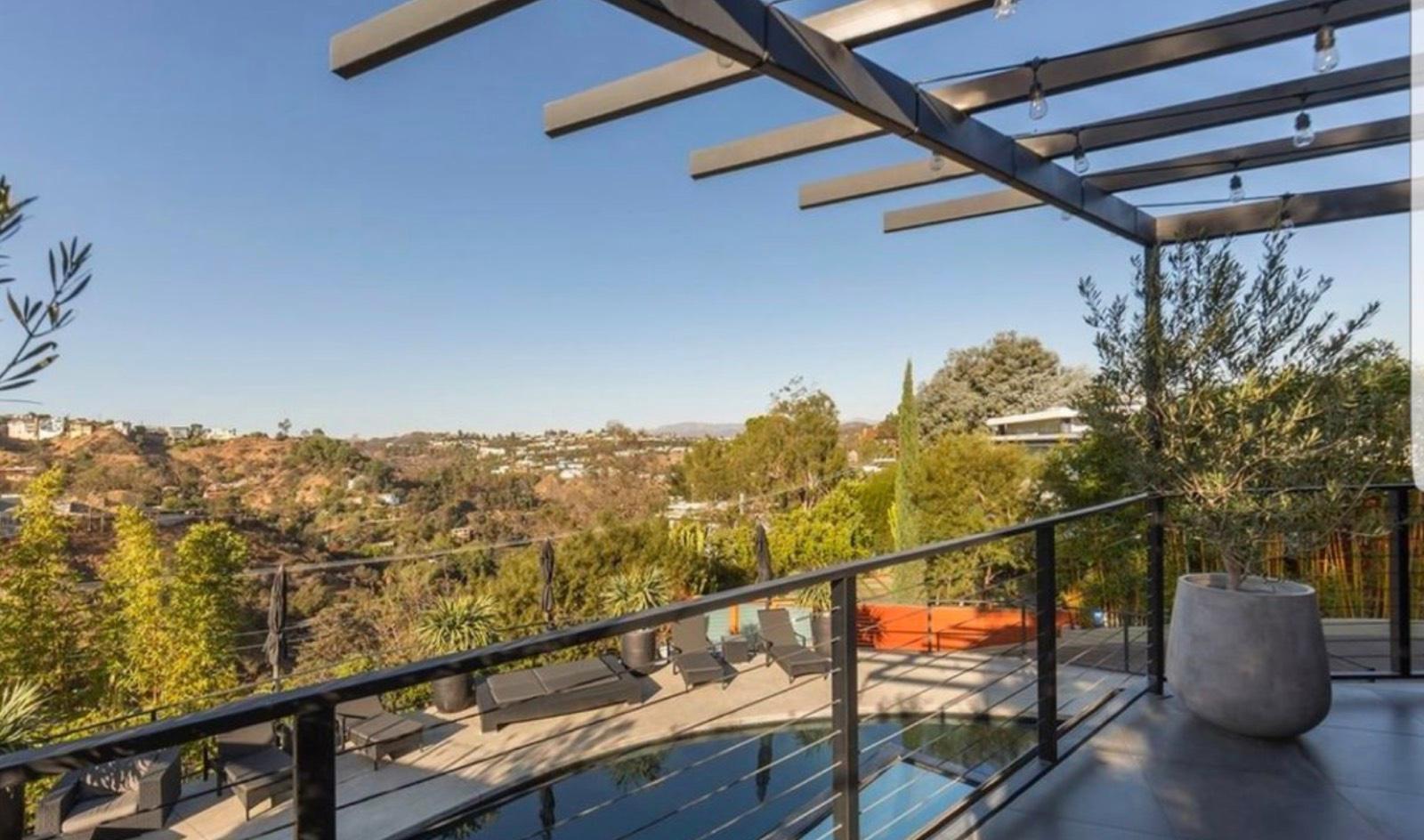 CT's Hollywood Hills Panoramic View — photo 10