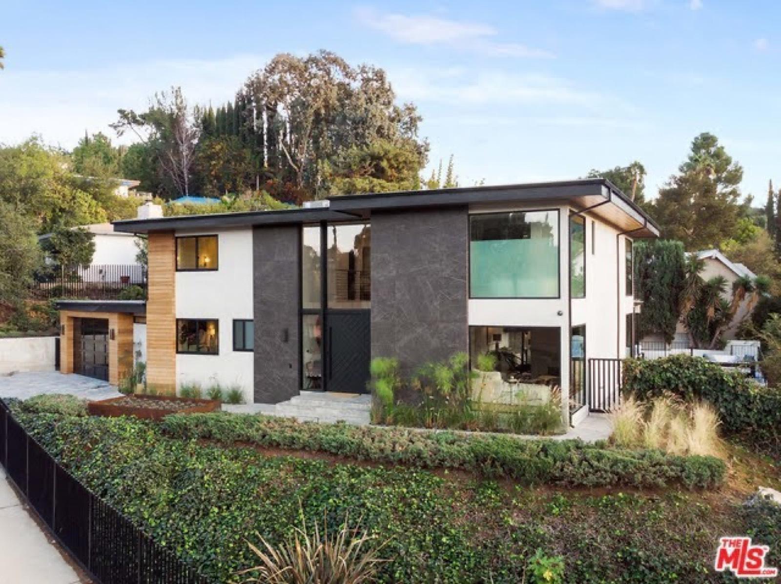 D Contemporary House — photo 12
