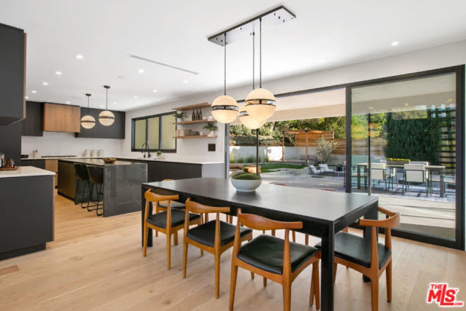 D Contemporary House — photo 9