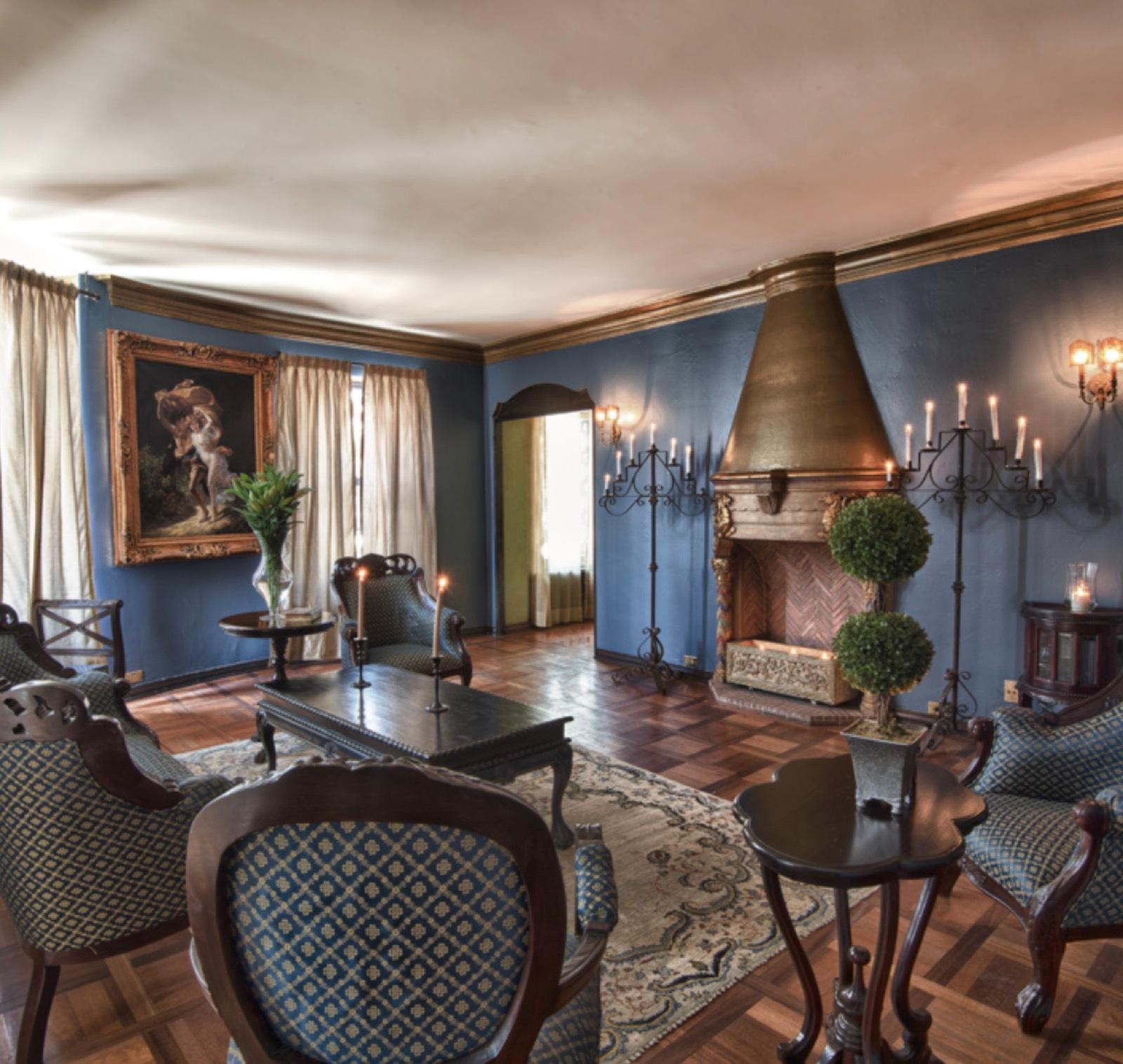 D's Classic Hollywood Glam Apt Building — photo 2