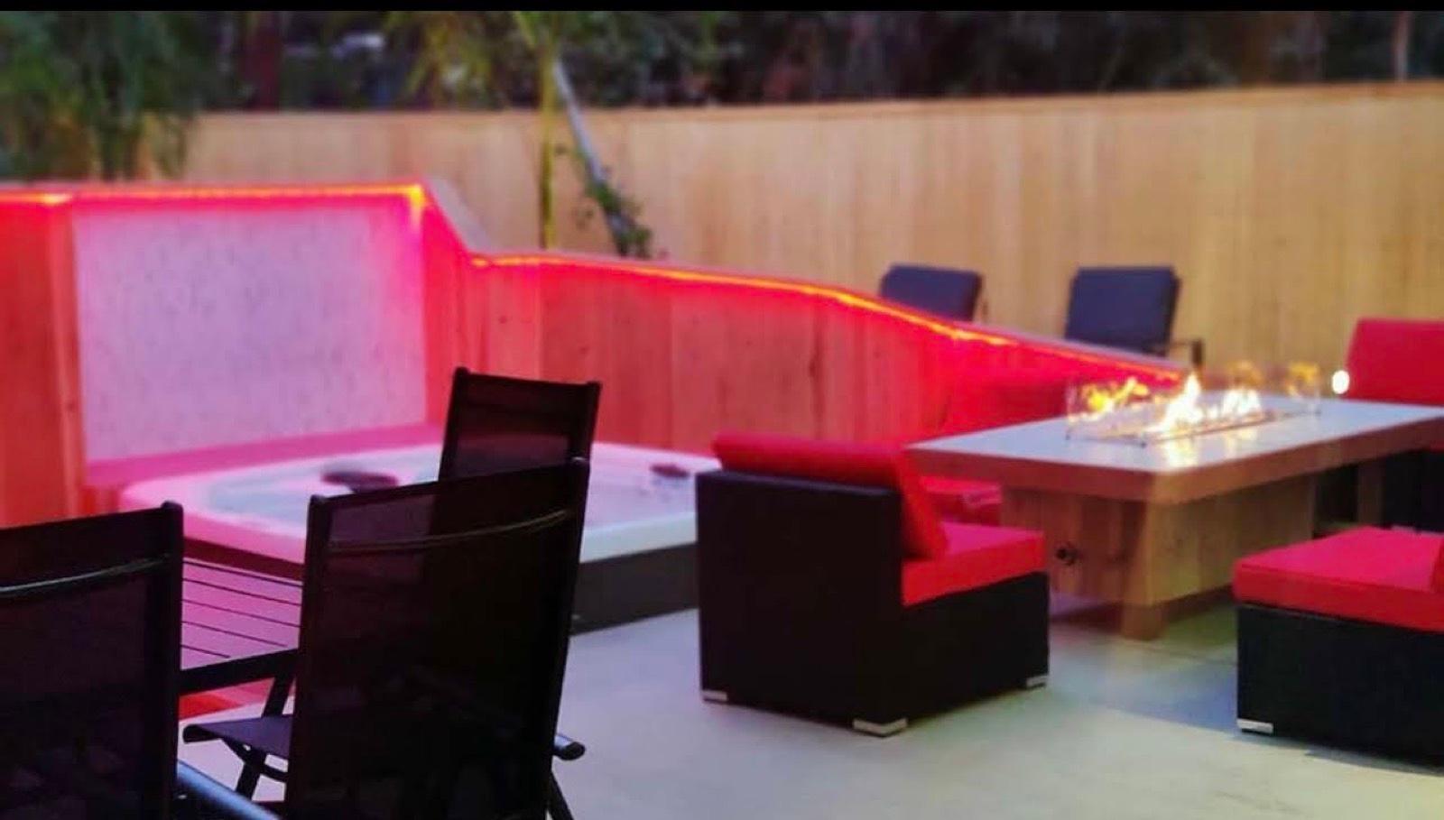 D's Glowing Modern Home — photo 9