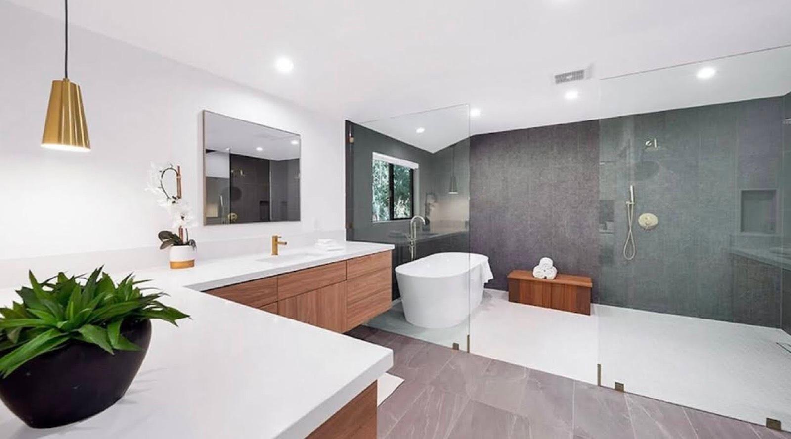 D's Glowing Modern Home — photo 10