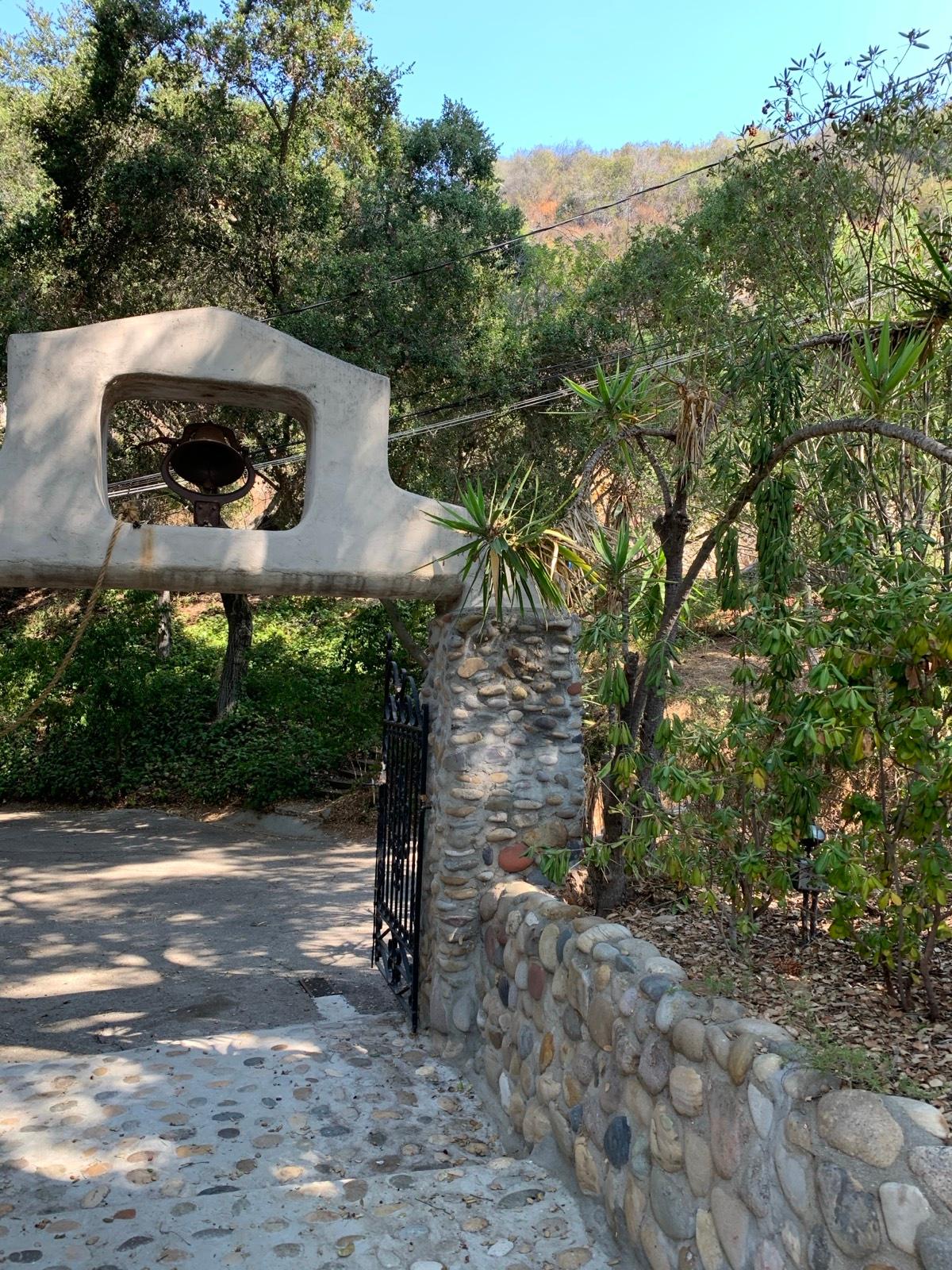 D's Hippie Retreat — photo 11