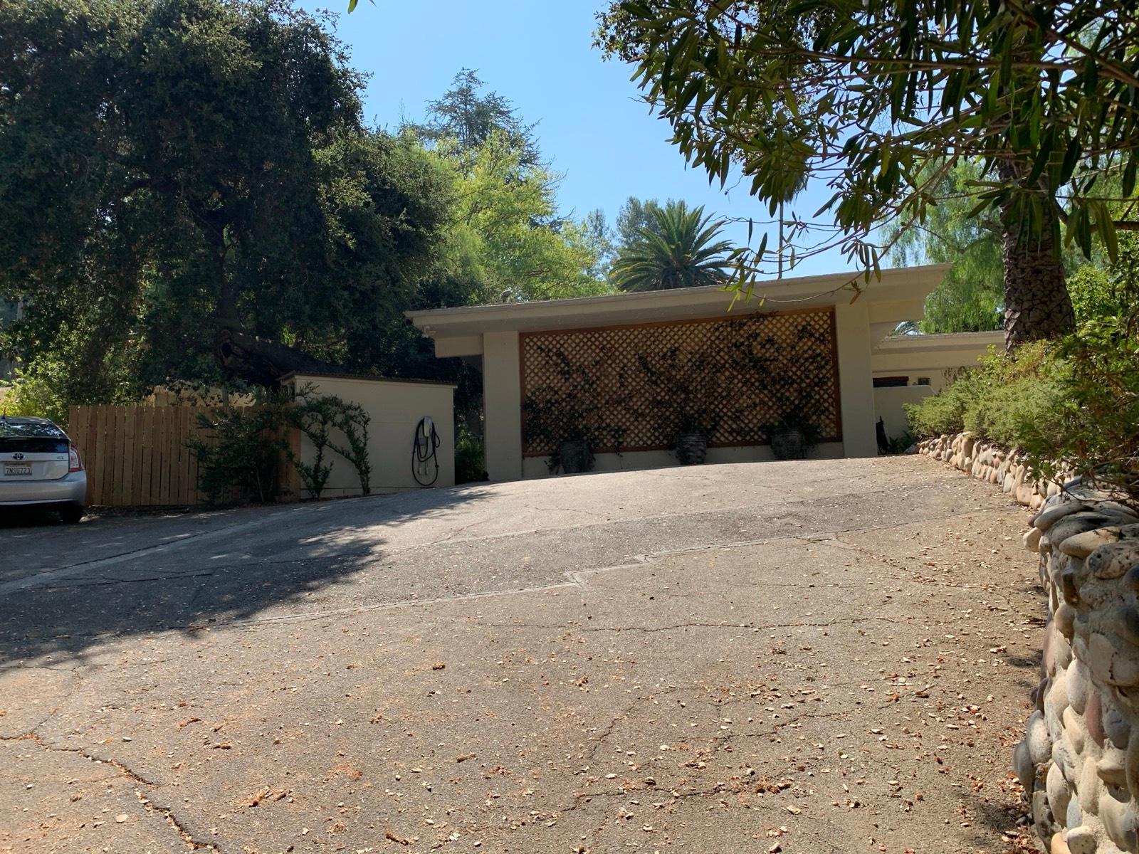 D's Hippie Retreat — photo 9