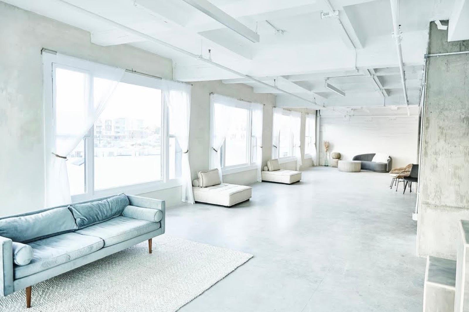 D's Light and bright Studio — photo 1