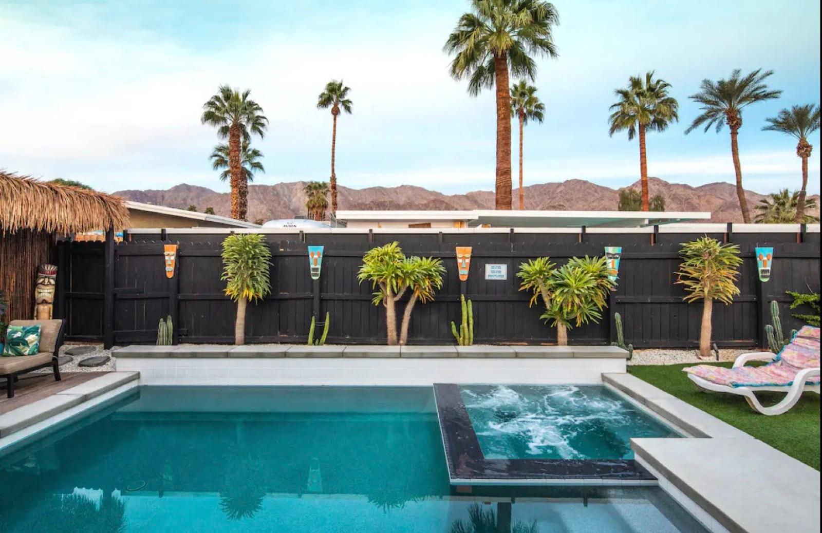 D's Palm Springs Pink Bungalow — photo 1