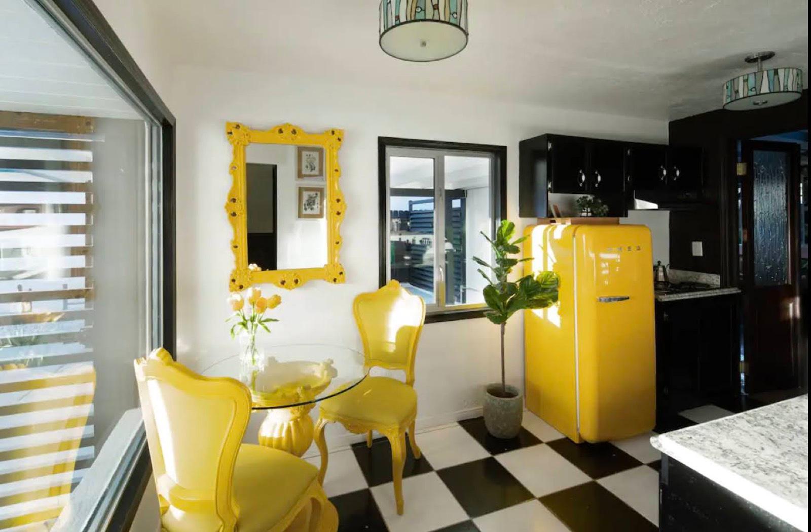 D's Palm Springs Pink Bungalow — photo 12
