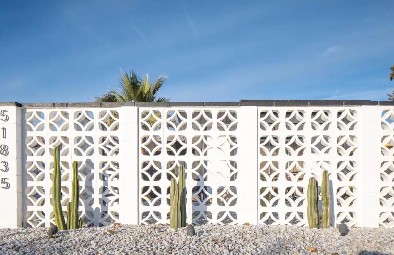 D's Palm Springs Pink Bungalow — photo 3