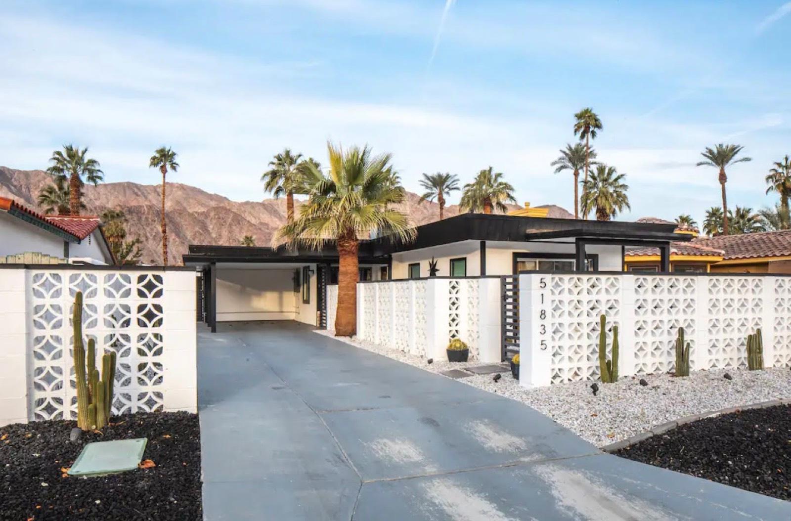 D's Palm Springs Pink Bungalow — photo 5