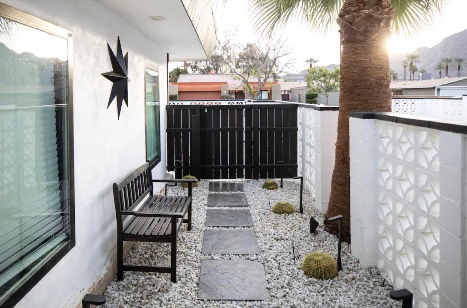 D's Palm Springs Pink Bungalow — photo 9