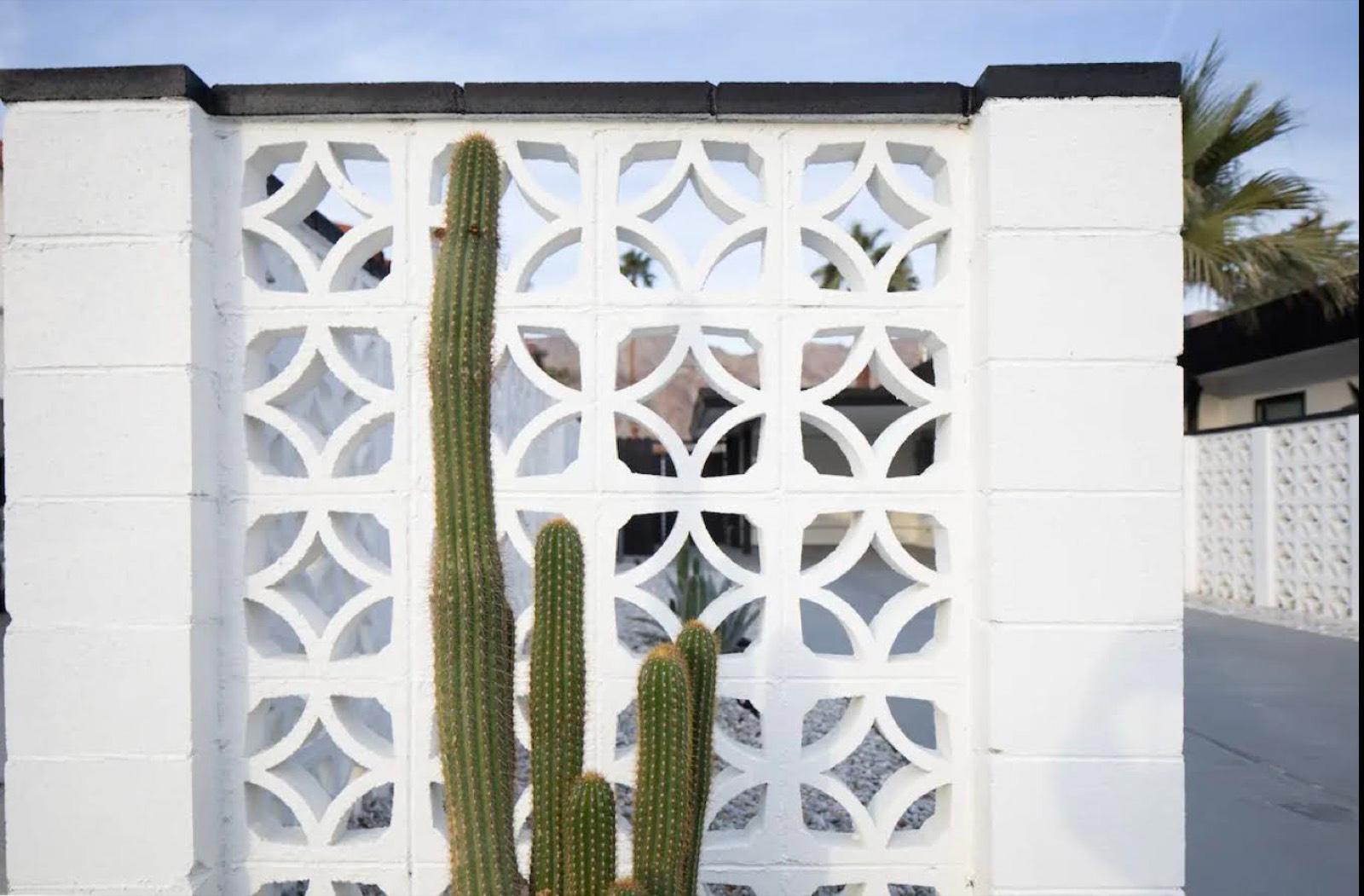 D's Palm Springs Pink Bungalow — photo 10