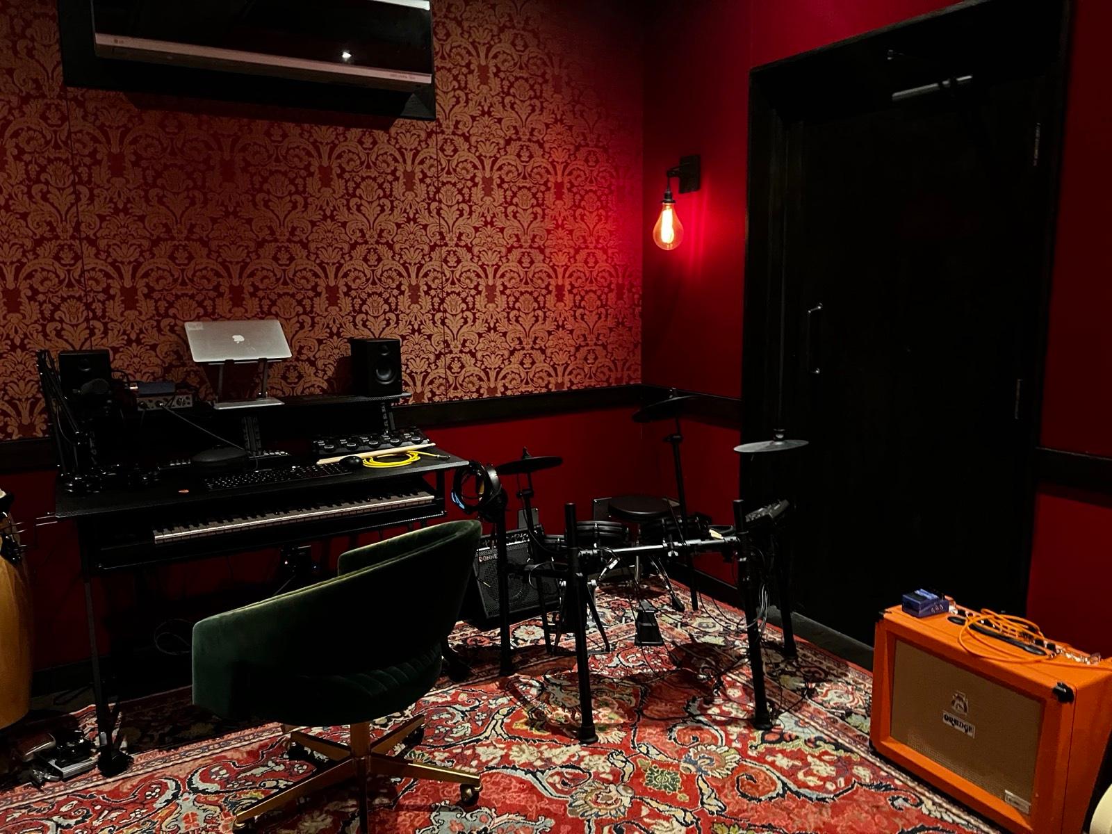 D's Recording Studio Beauty — photo 4