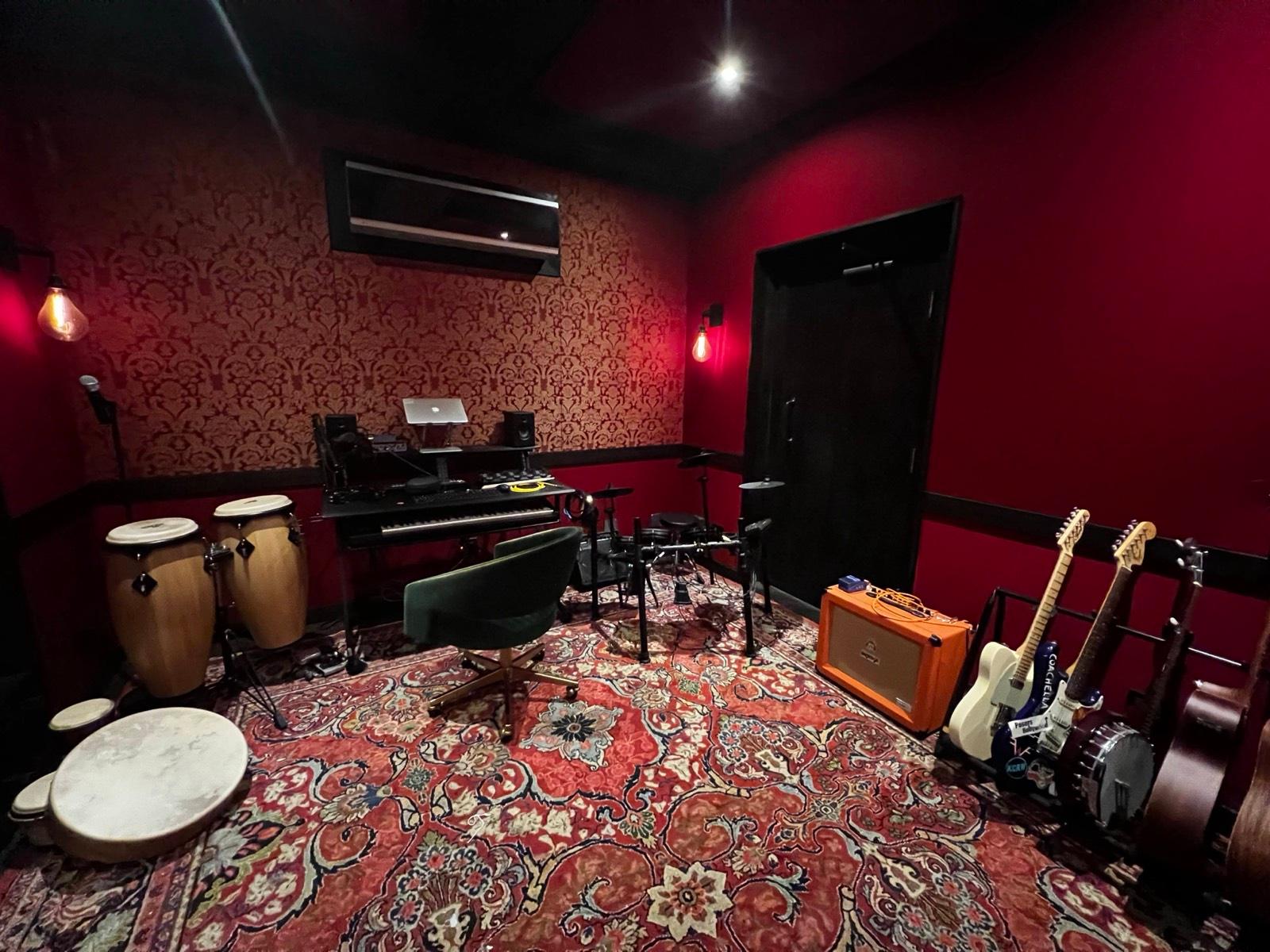 D's Recording Studio Beauty — photo 5