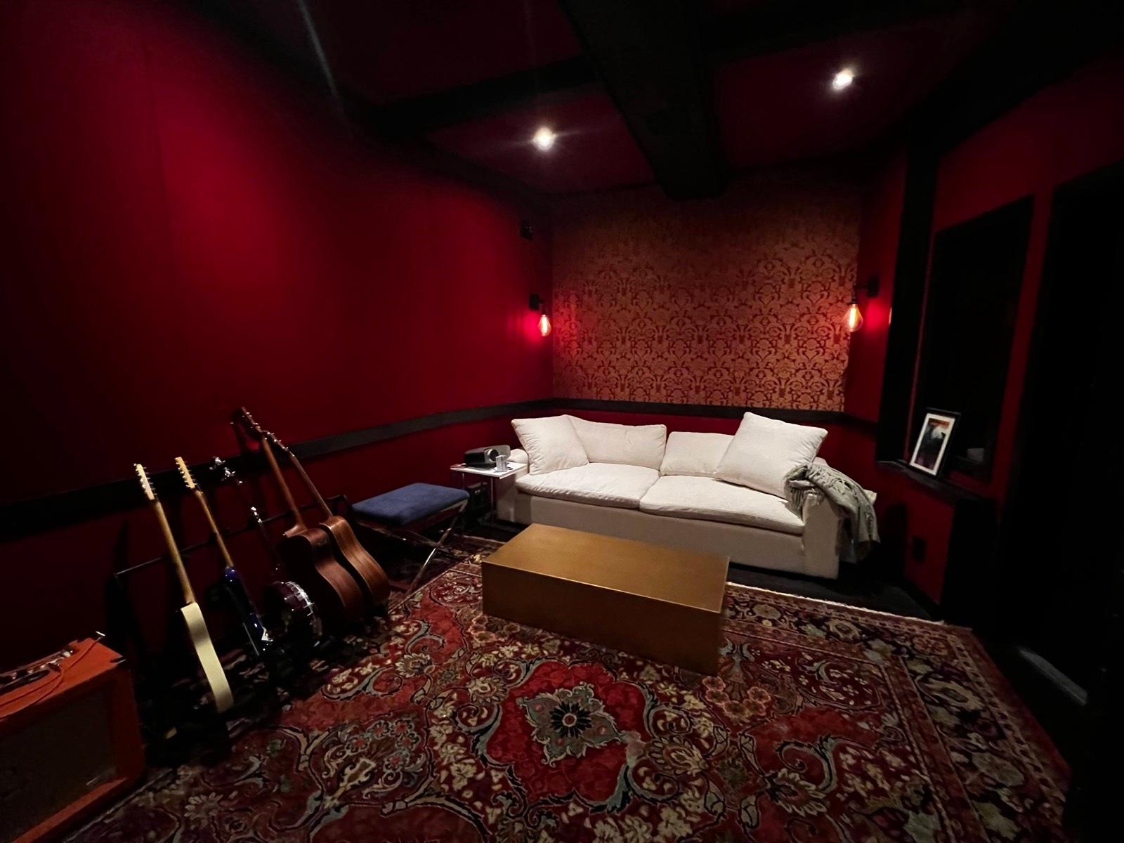D's Recording Studio Beauty — photo 6