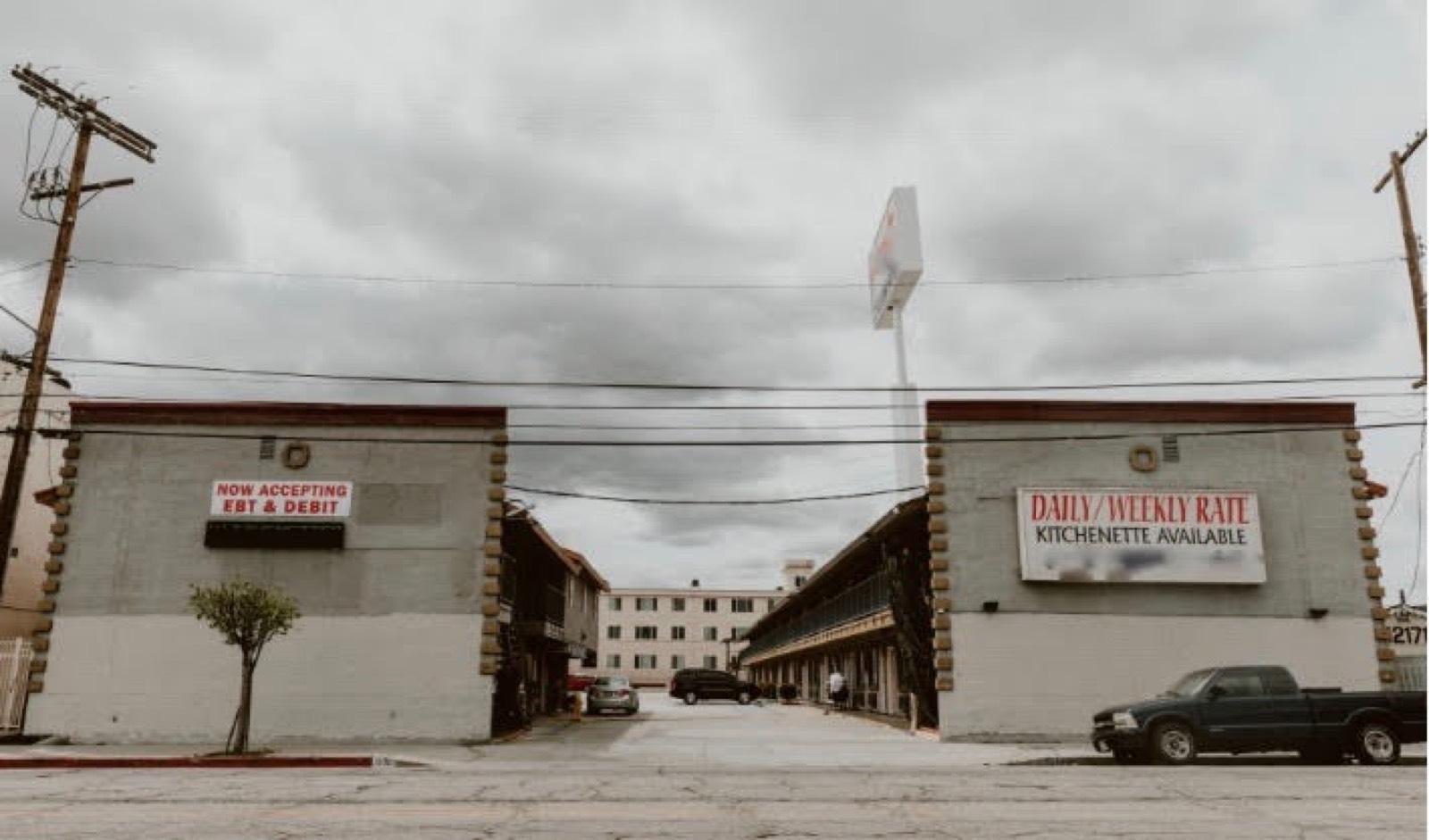 D's SFV Motel — photo 1