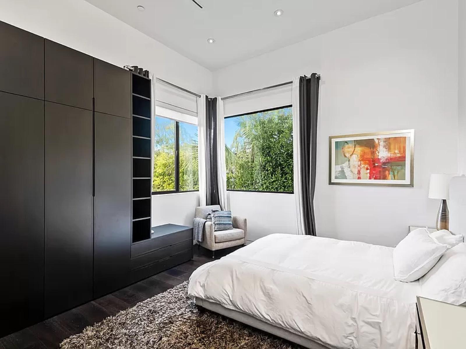 D's Sweet Modern Standard — photo 12