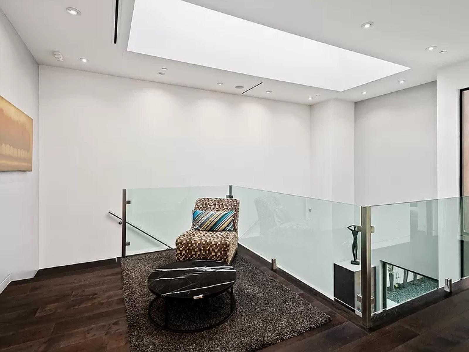 D's Sweet Modern Standard — photo 11