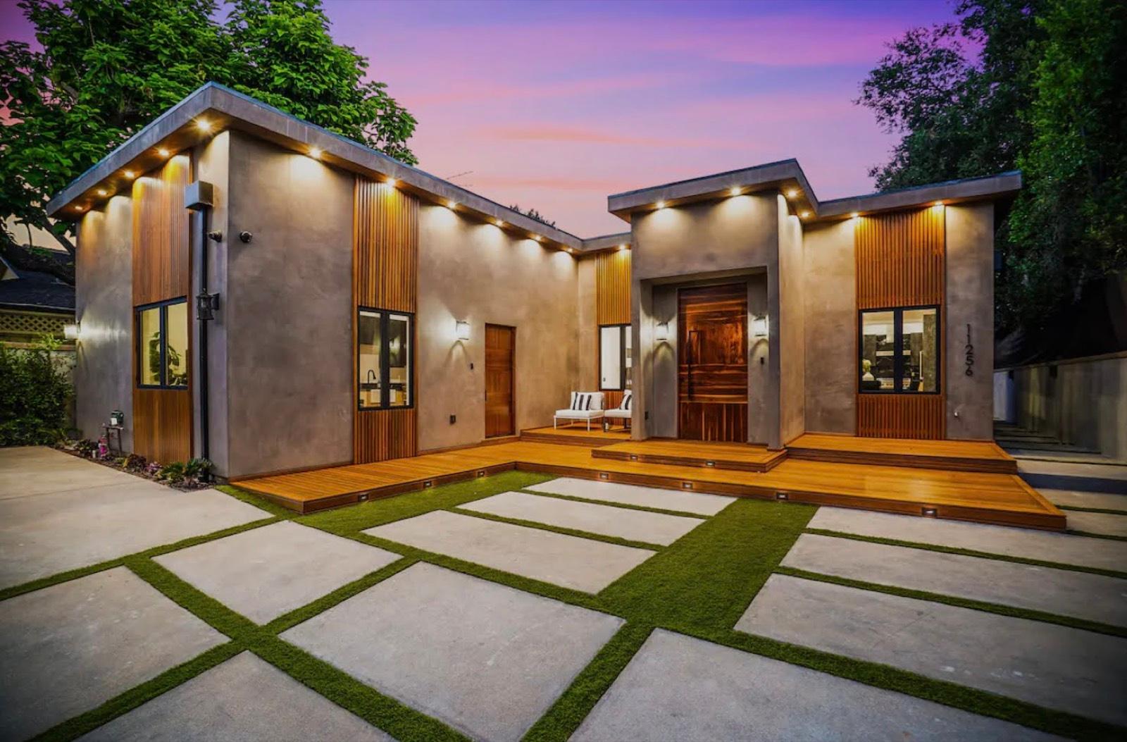 DA's Essential Modern — photo 1