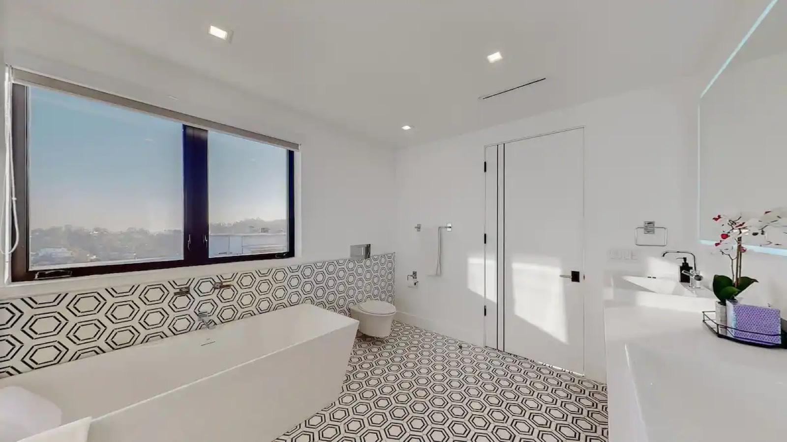 DA's Luxury Villa — photo 11