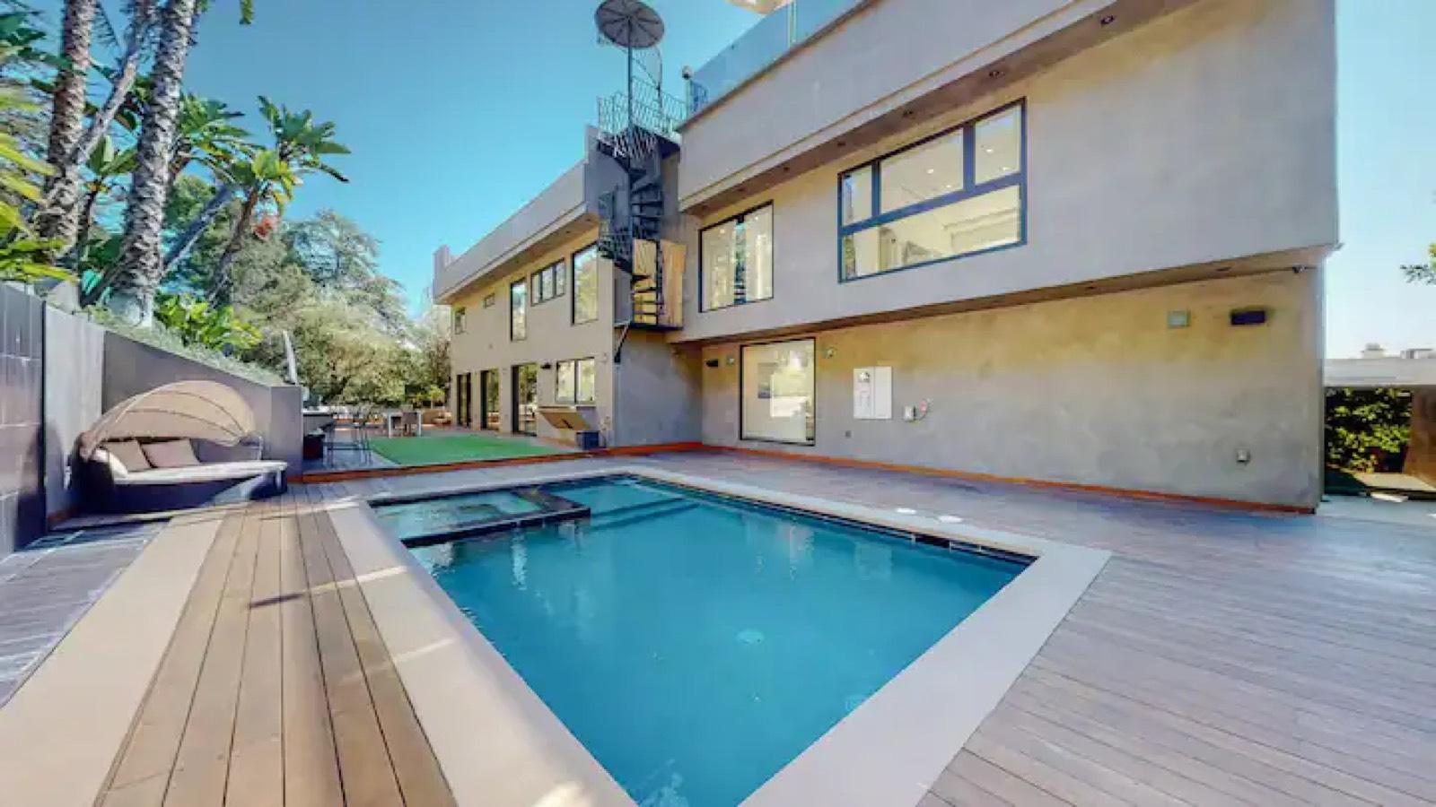 DA's Luxury Villa — photo 1
