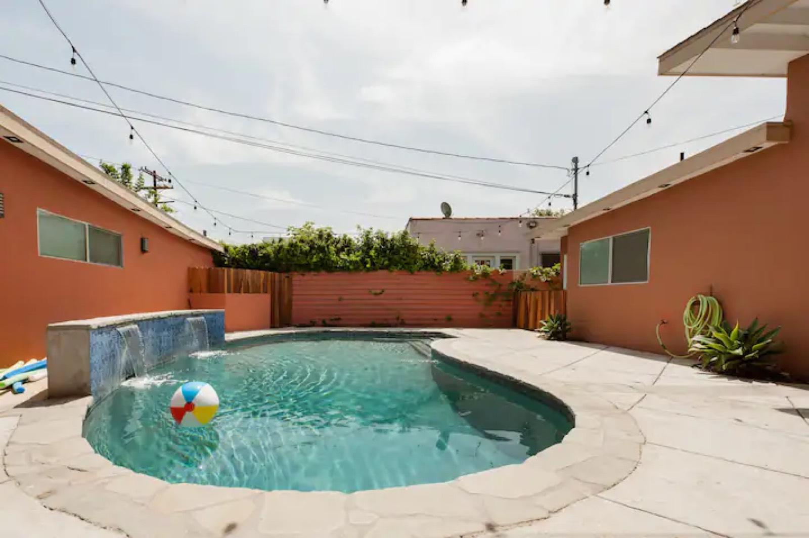 DA's Orange comfort home — photo 6