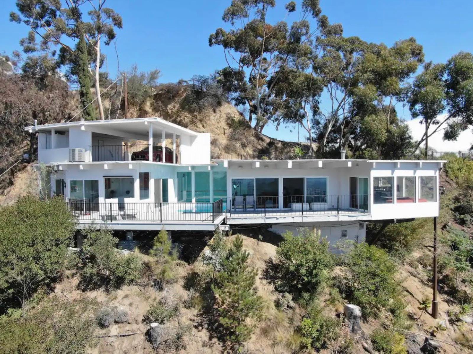 Danielle's Sky Midcentury View — photo 1