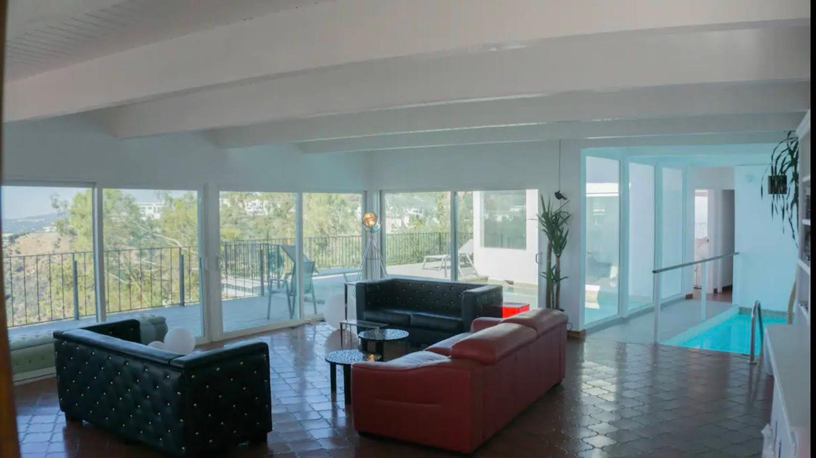 Danielle's Sky Midcentury View — photo 10