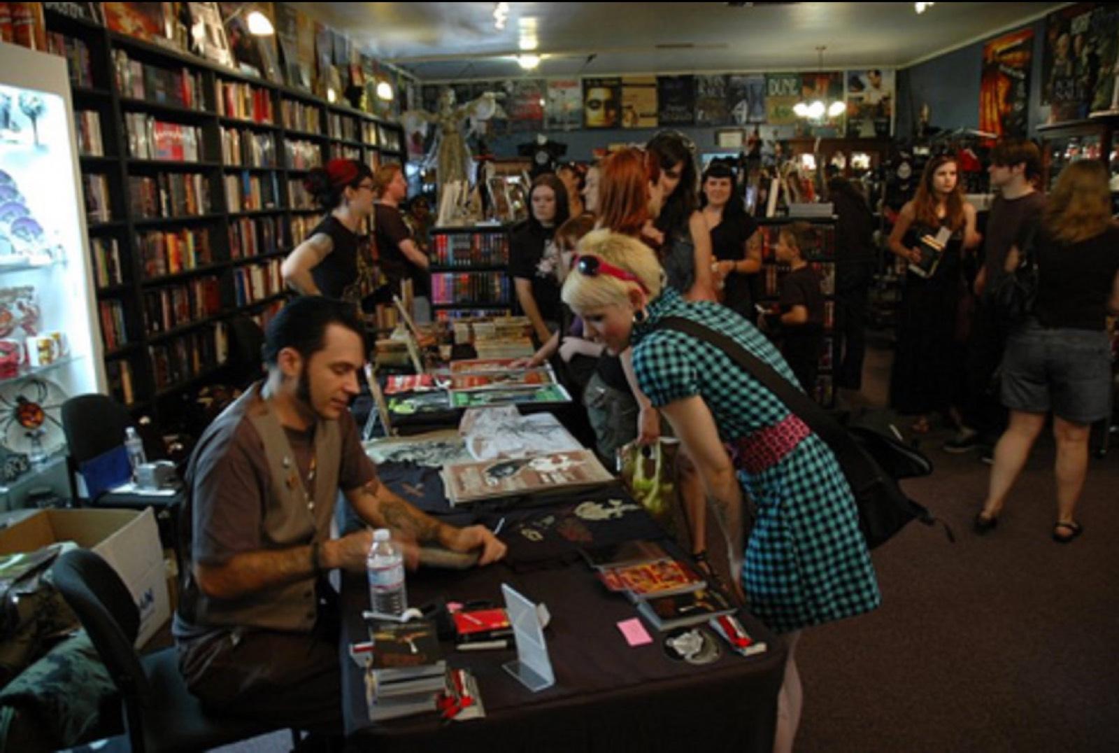 Dark Bookstore — photo 6