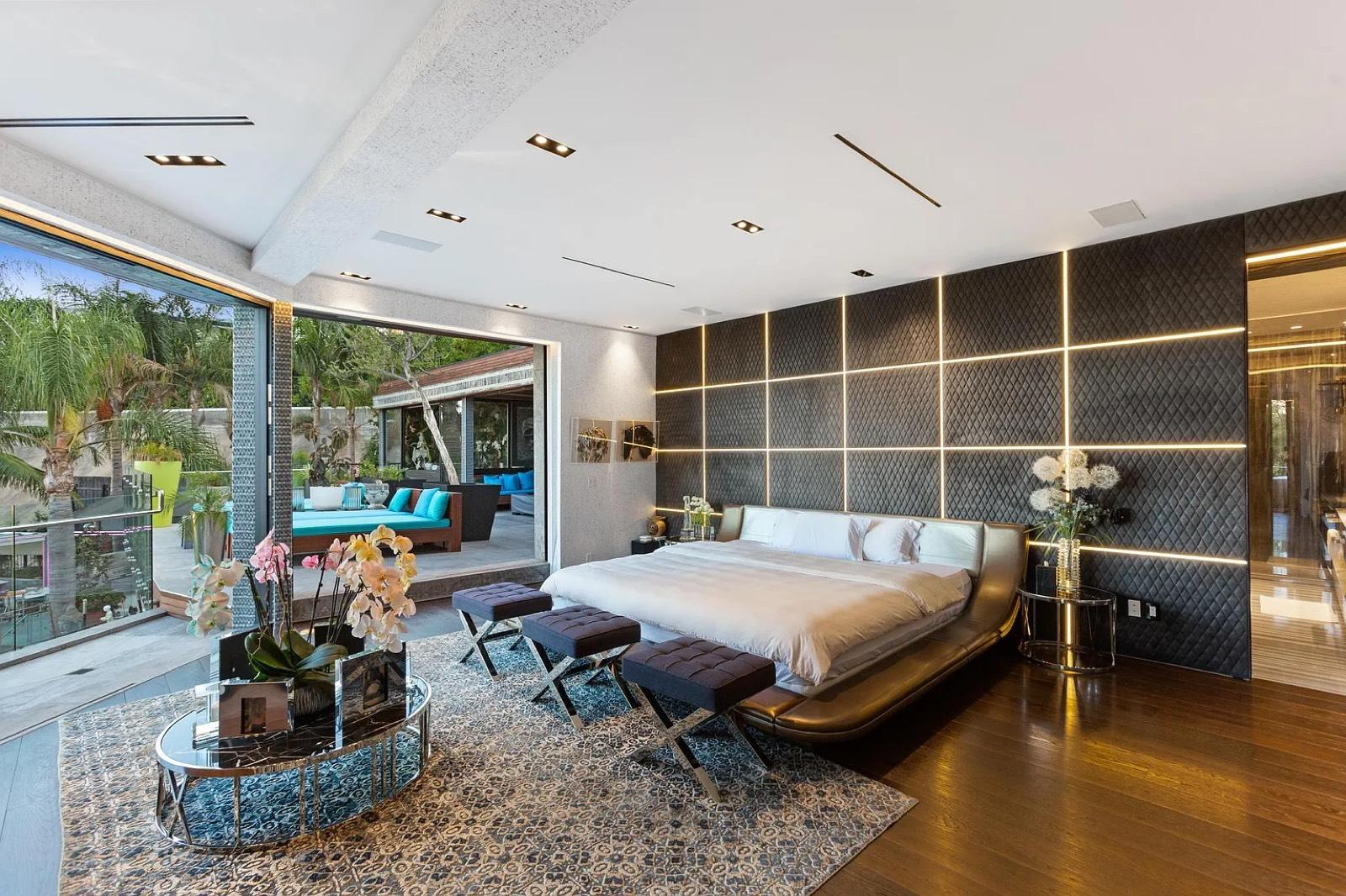 Davids Exotic Mansion — photo 5