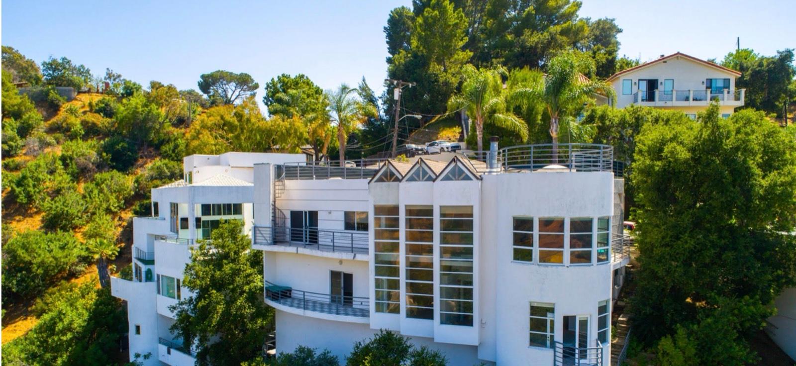 DB's Sun View Mansion — photo 1