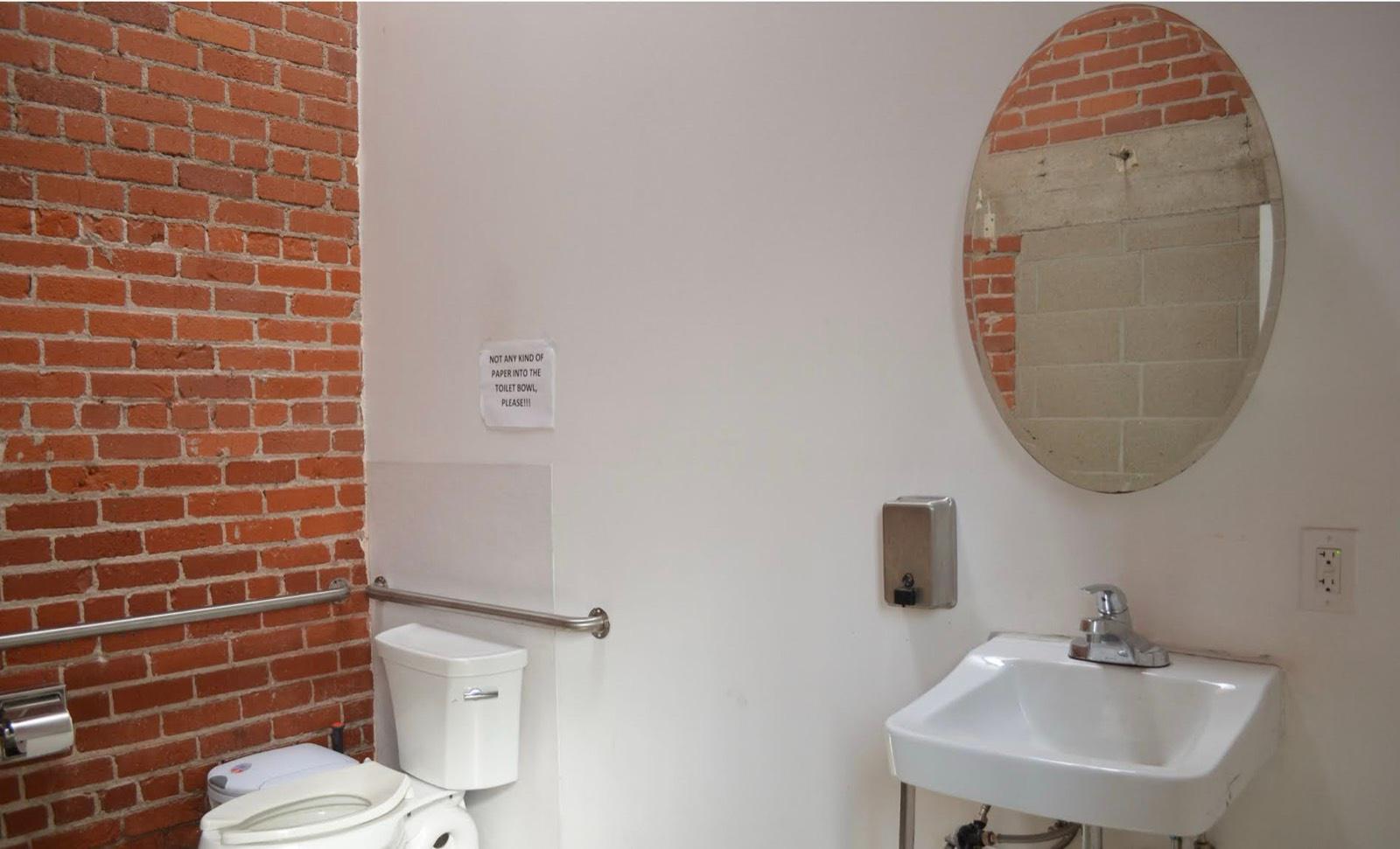 DC Brown Brick Warehouss-Studio — photo 9