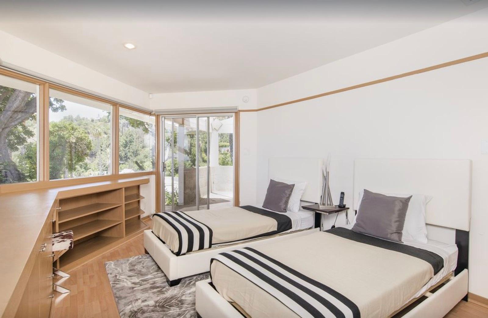 Desiree Weho Mod Hills — photo 11