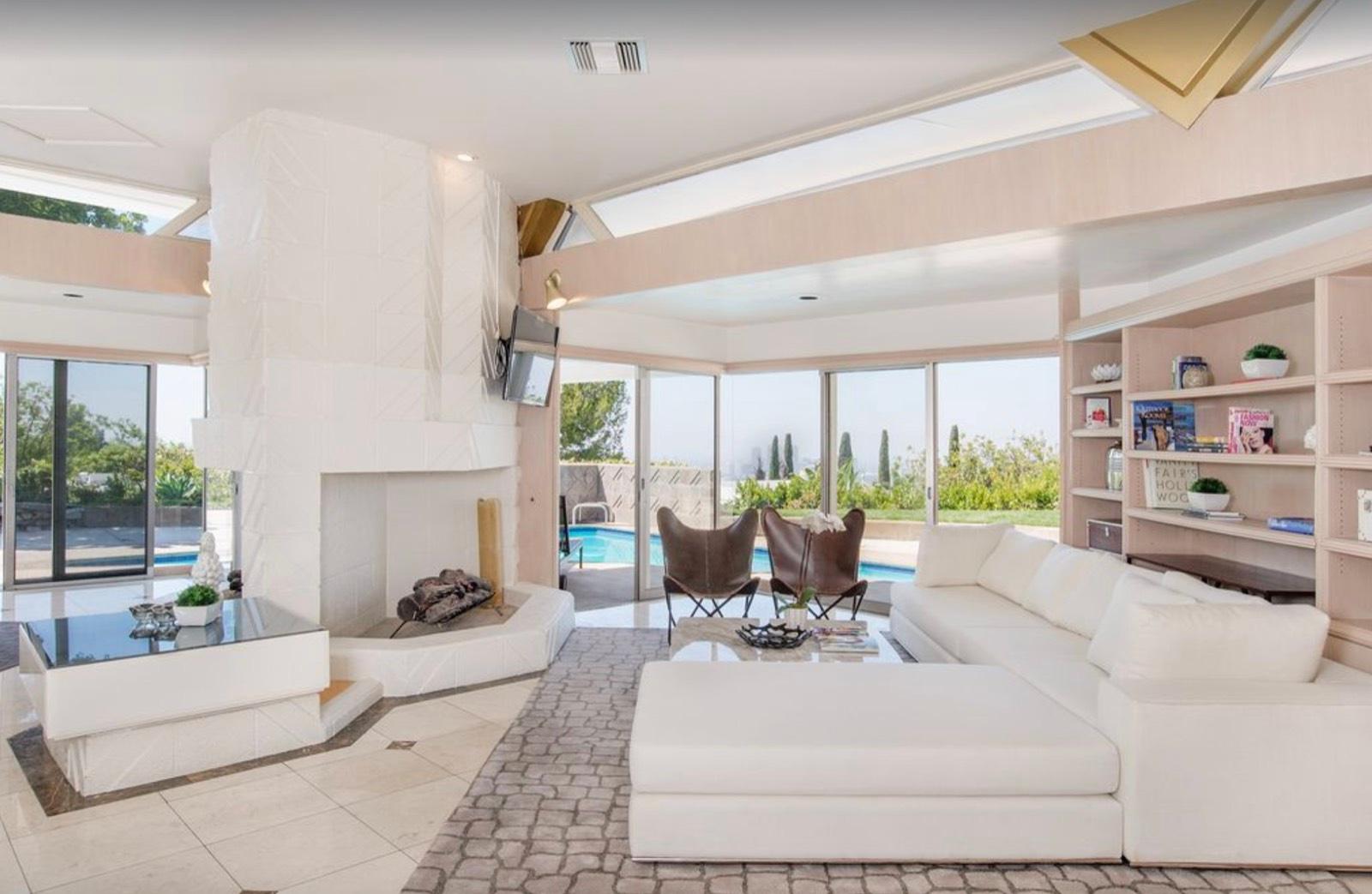 Desiree Weho Mod Hills — photo 3