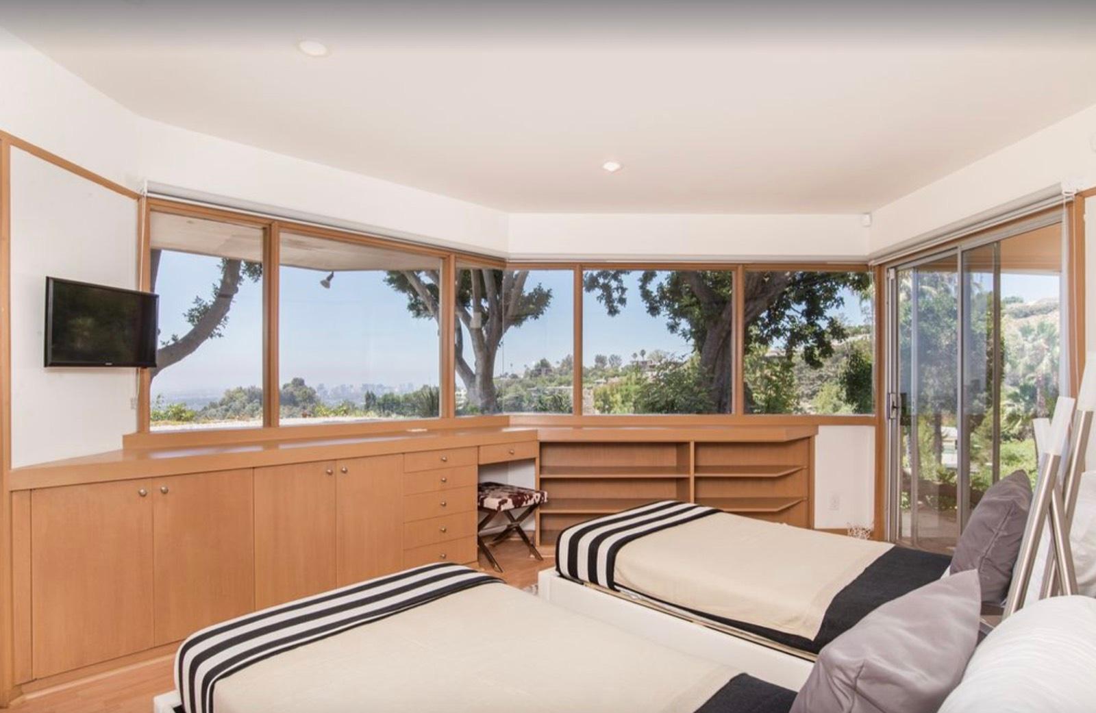 Desiree Weho Mod Hills — photo 9