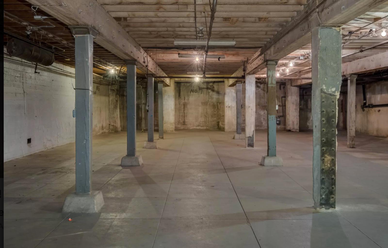 Downtown Basement Studio — photo 2