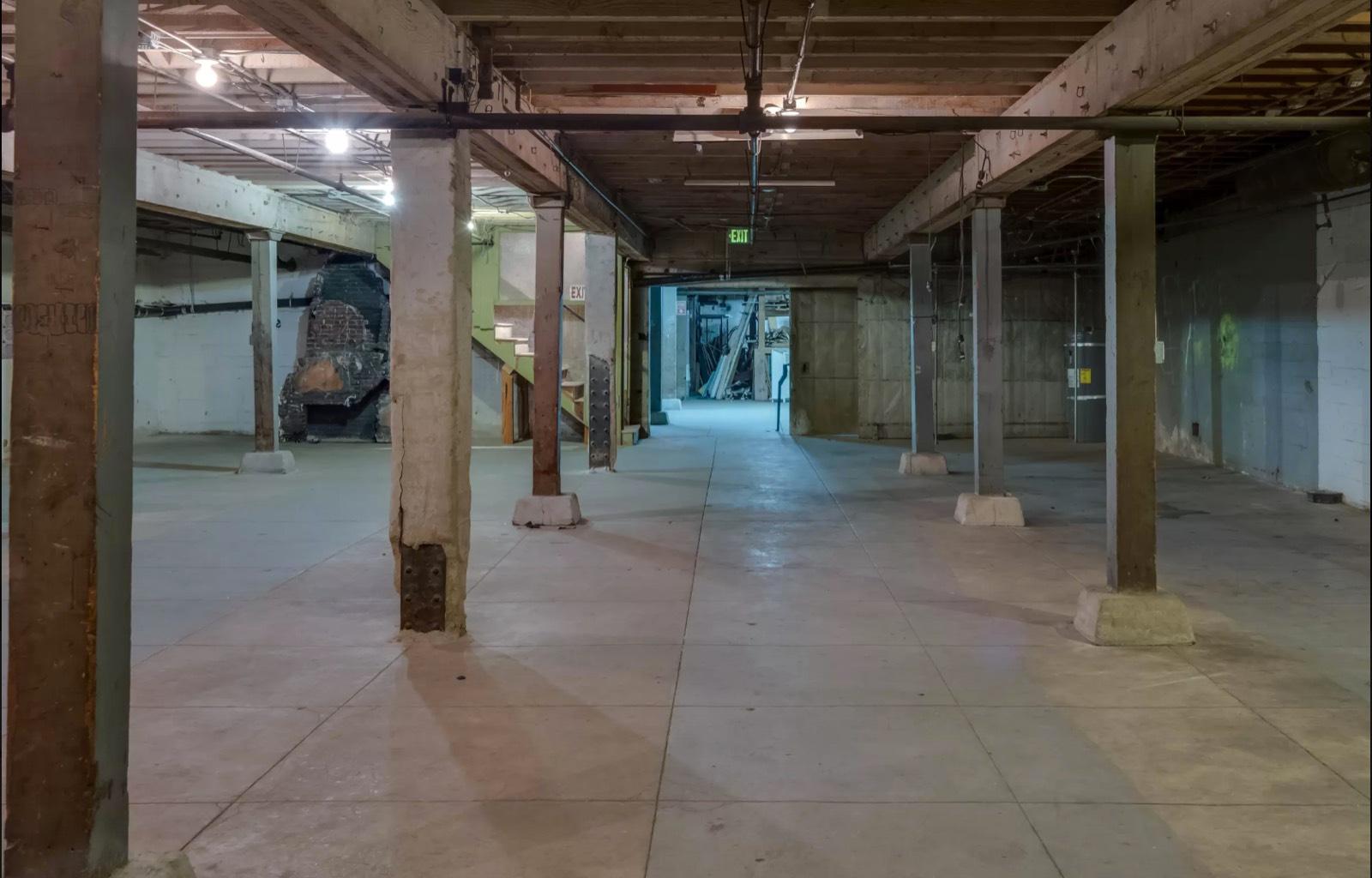 Downtown Basement Studio — photo 4
